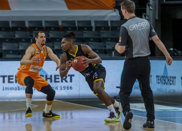 特尔施特根：我恢复良好，期待尽快上场比赛.